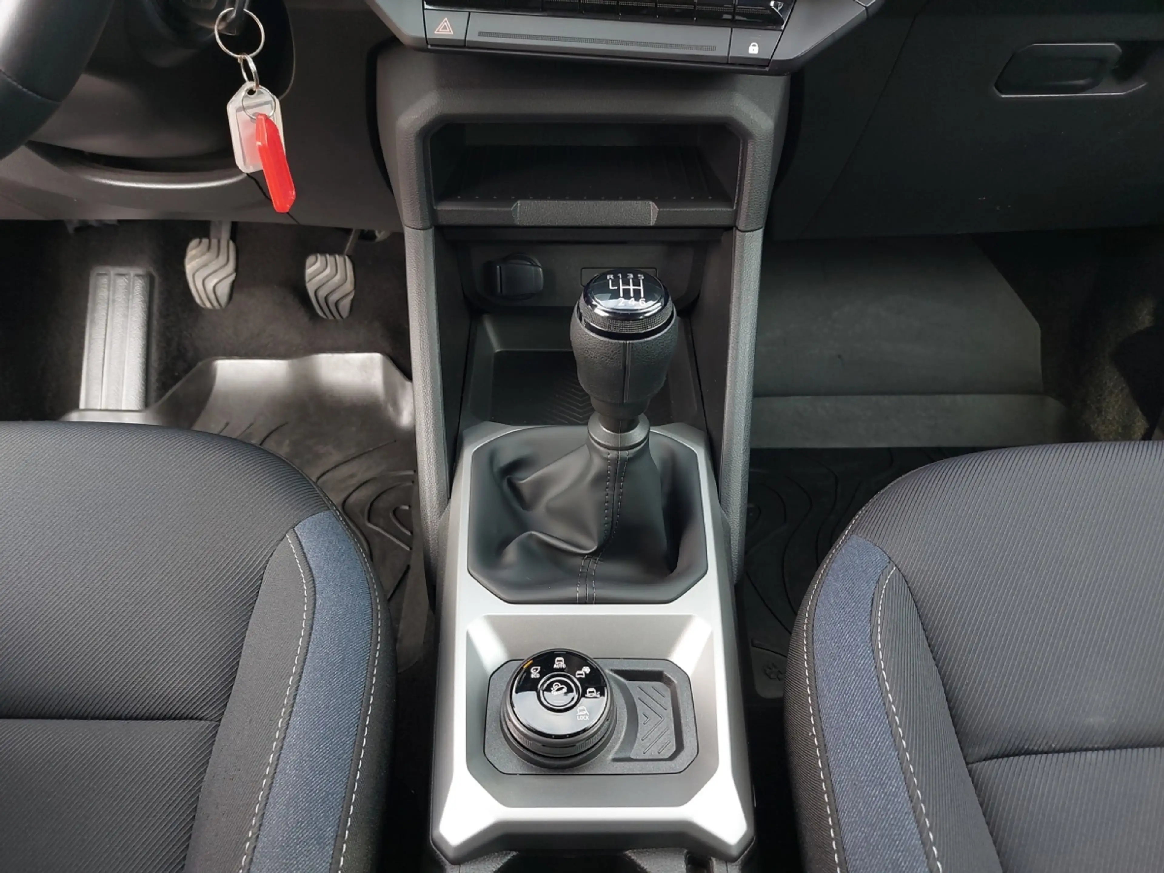 Dacia Bigster Expression TCe mHev 130 4x4 — photo 9
