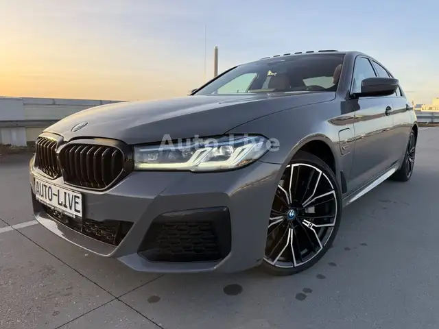 BMW 545 e xDrive M PAKET*GSHD*VI*LASER*LEDER*360*VOL