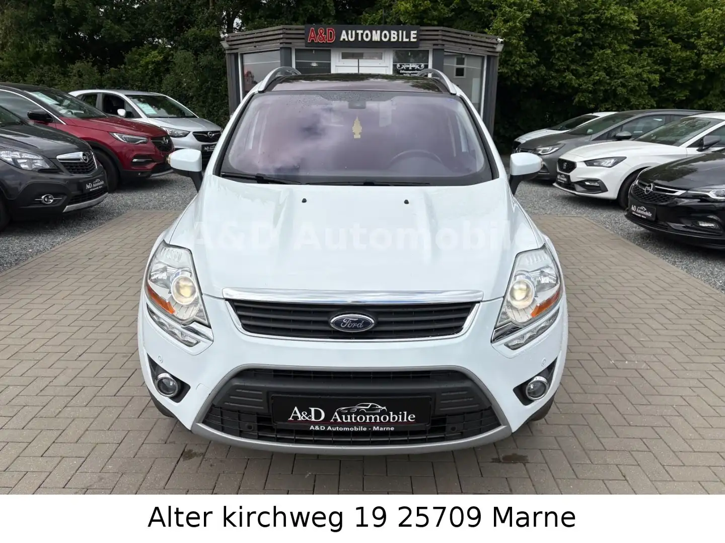 Ford Kuga Titanium KAMERA.PDC.AHK.SHZ.PANO.TÜV NEU Blanc - 2