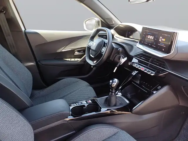 Peugeot 2008 view 11