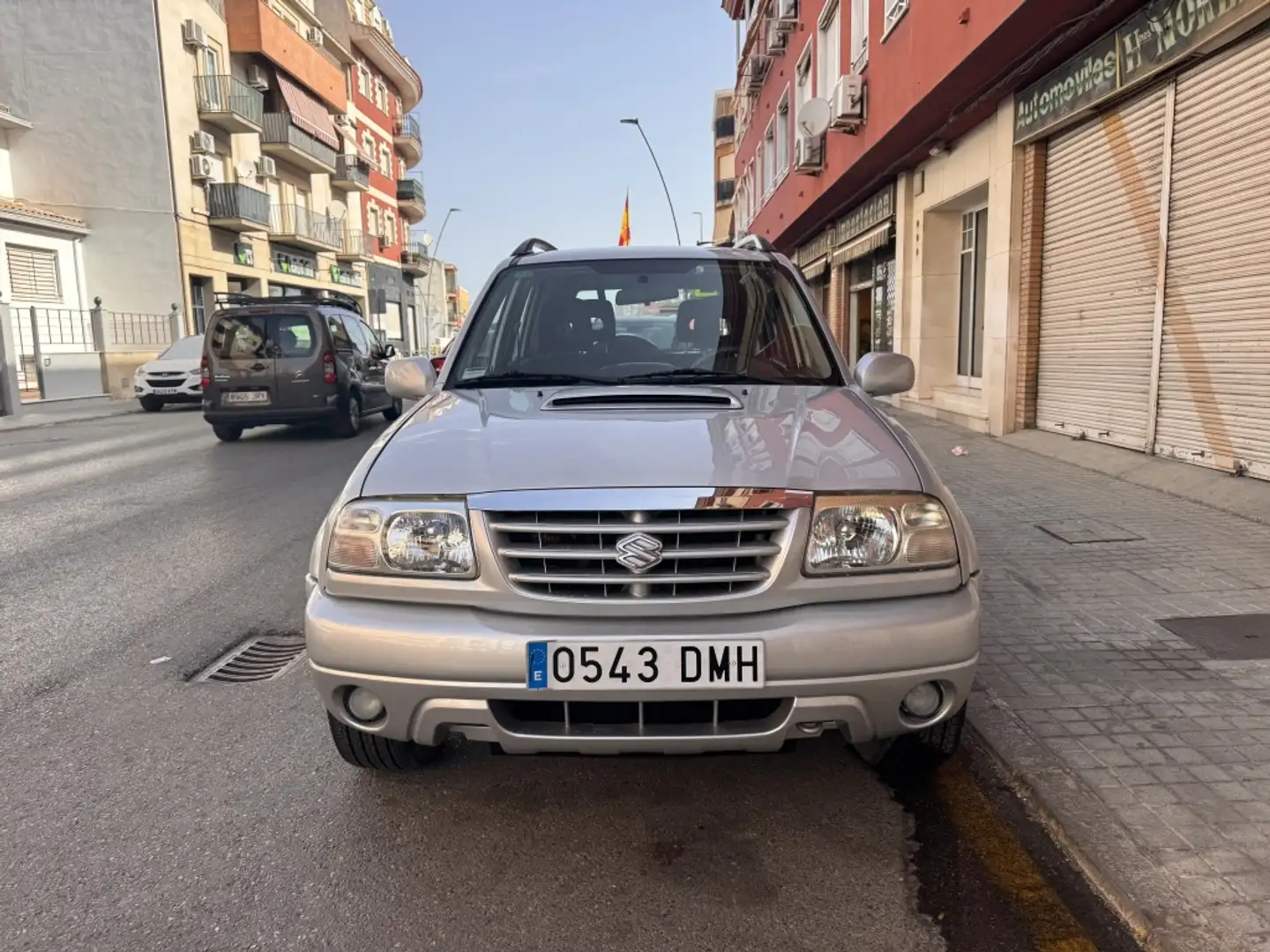 Suzuki Grand Vitara Gran 2.0 HDI DLX Szary - 2