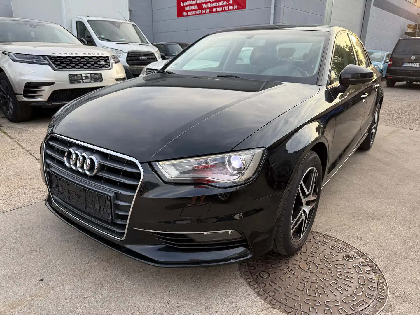 Audi A3 attraction Schwarz - 1