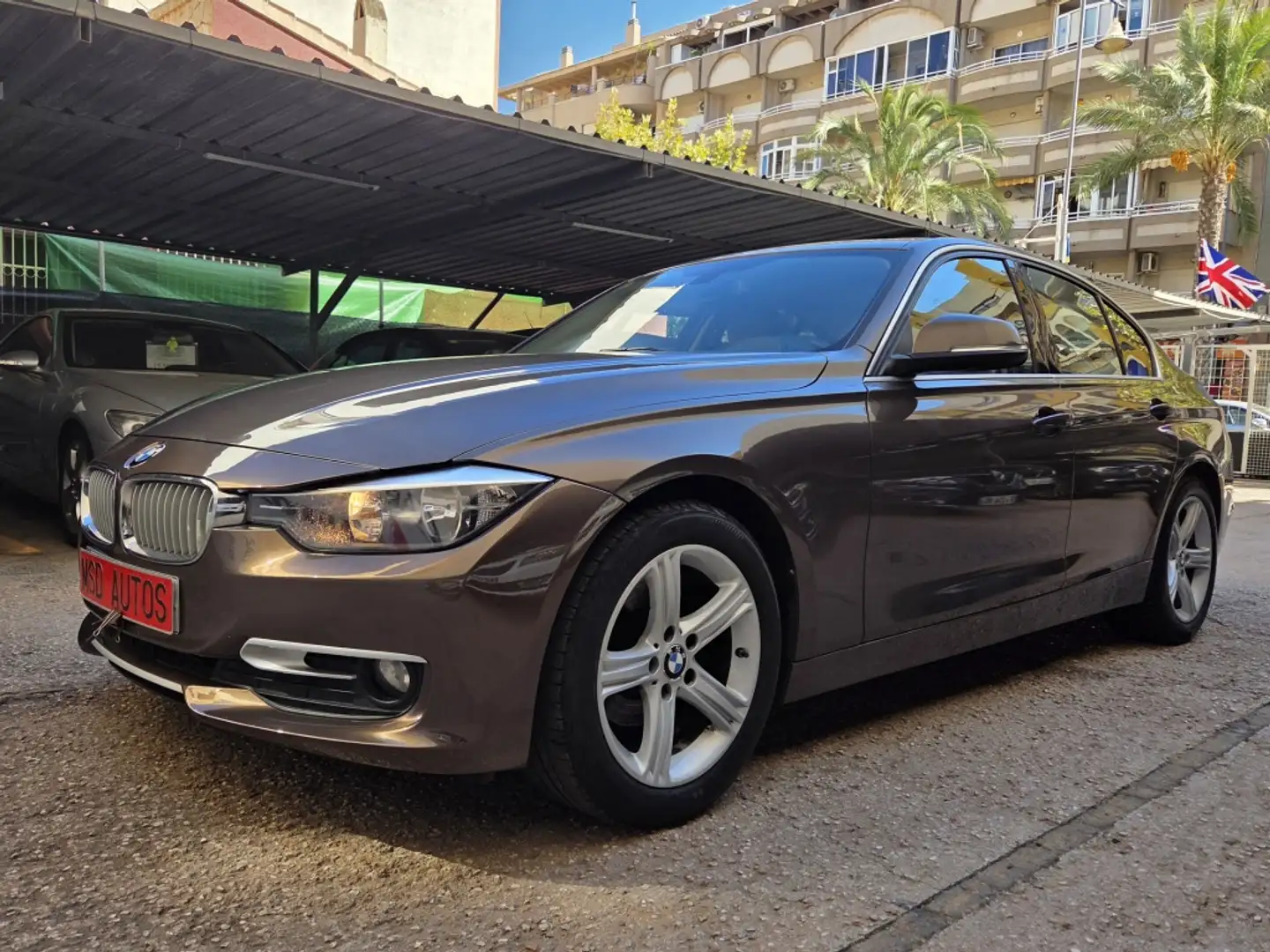 BMW 318 318d Luxury Brun - 1