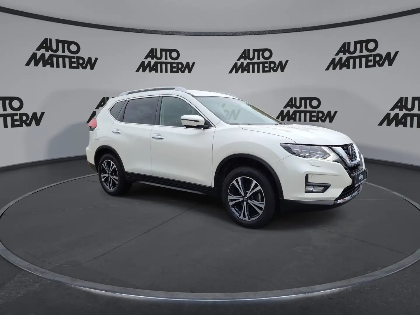 Nissan X-Trail . Blanco - 2