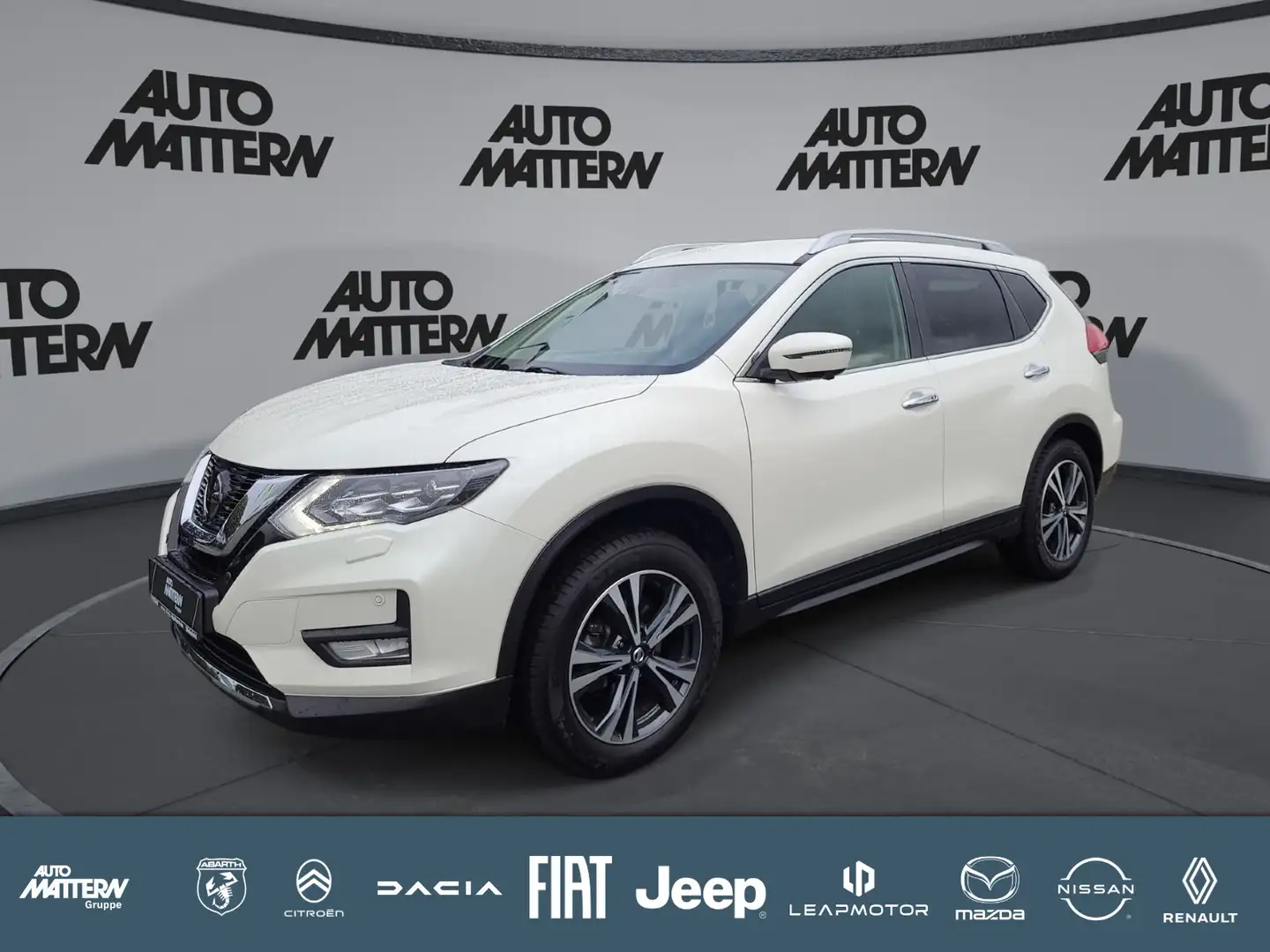 Nissan X-Trail . Blanco - 1
