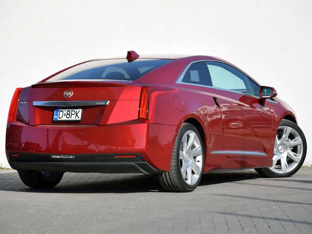 Cadillac ELR , Luxury