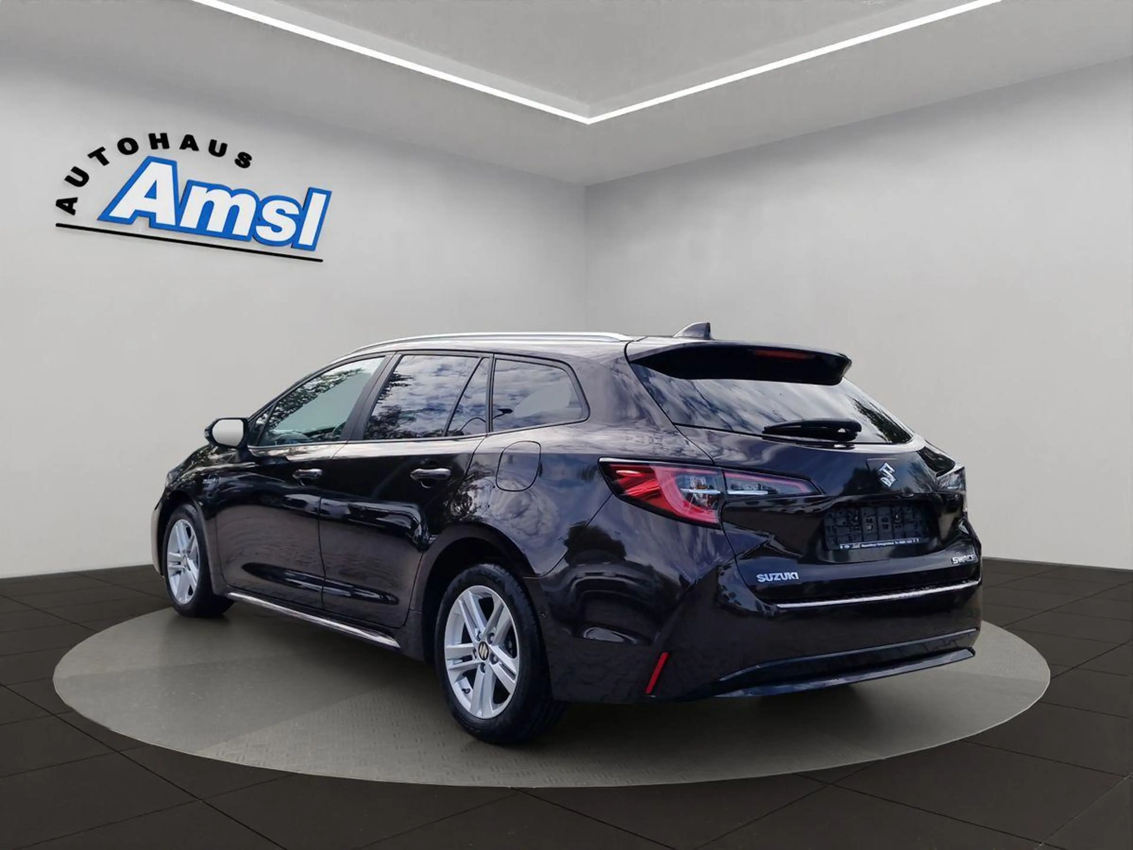 Suzuki Swace 1.8 Hybrid Comfort+ CVT — photo 4
