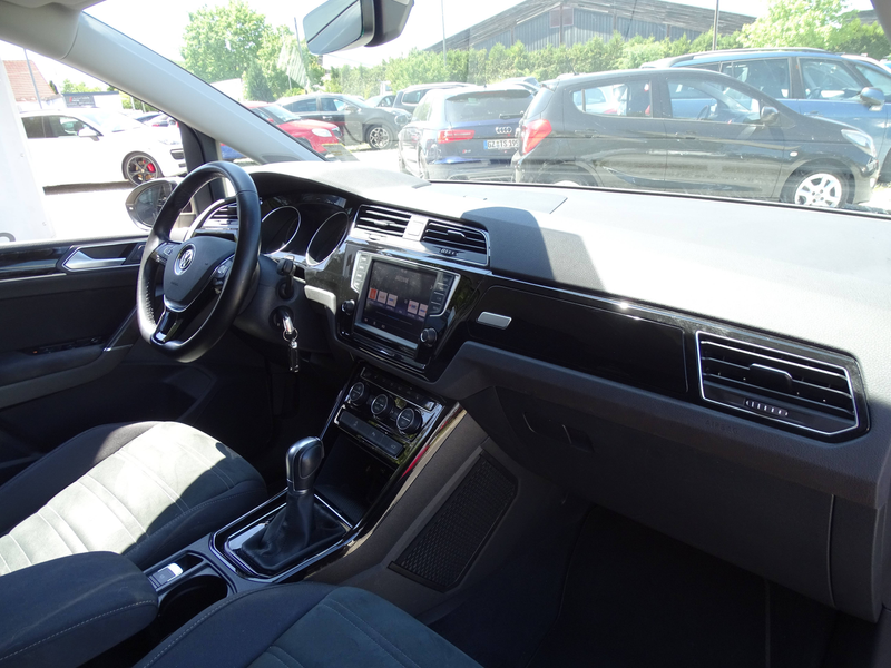 Volkswagen Touran Highline BMT/Start-Stopp DSG **LED / NAVI / KAMERA / WIPPEN** — photo 7