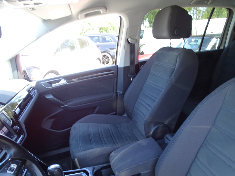 Volkswagen Touran Highline BMT/Start-Stopp DSG **LED / NAVI / KAMERA / WIPPEN** — photo 9