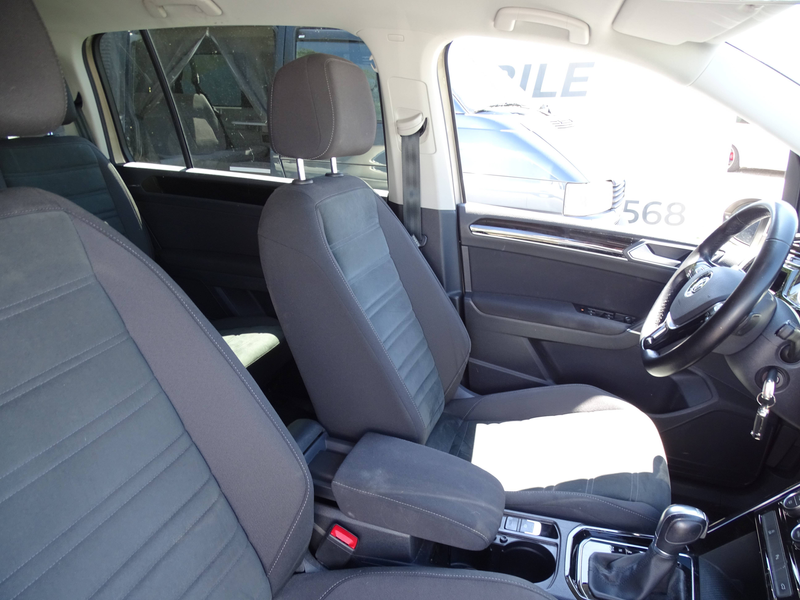 Volkswagen Touran Highline BMT/Start-Stopp DSG **LED / NAVI / KAMERA / WIPPEN** — photo 8