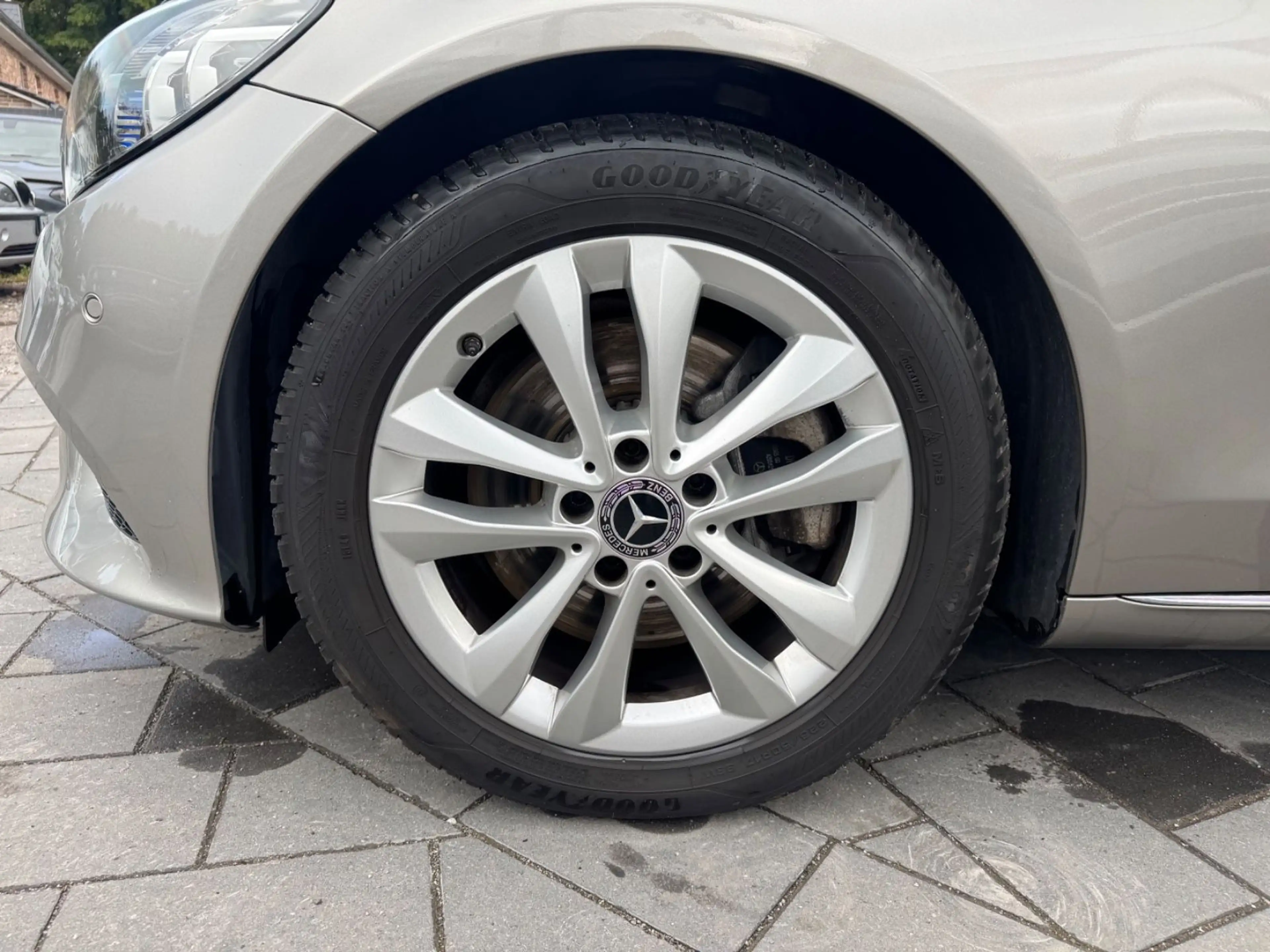 Mercedes-Benz C 300 9G-TRONIC Avantgarde — photo 7