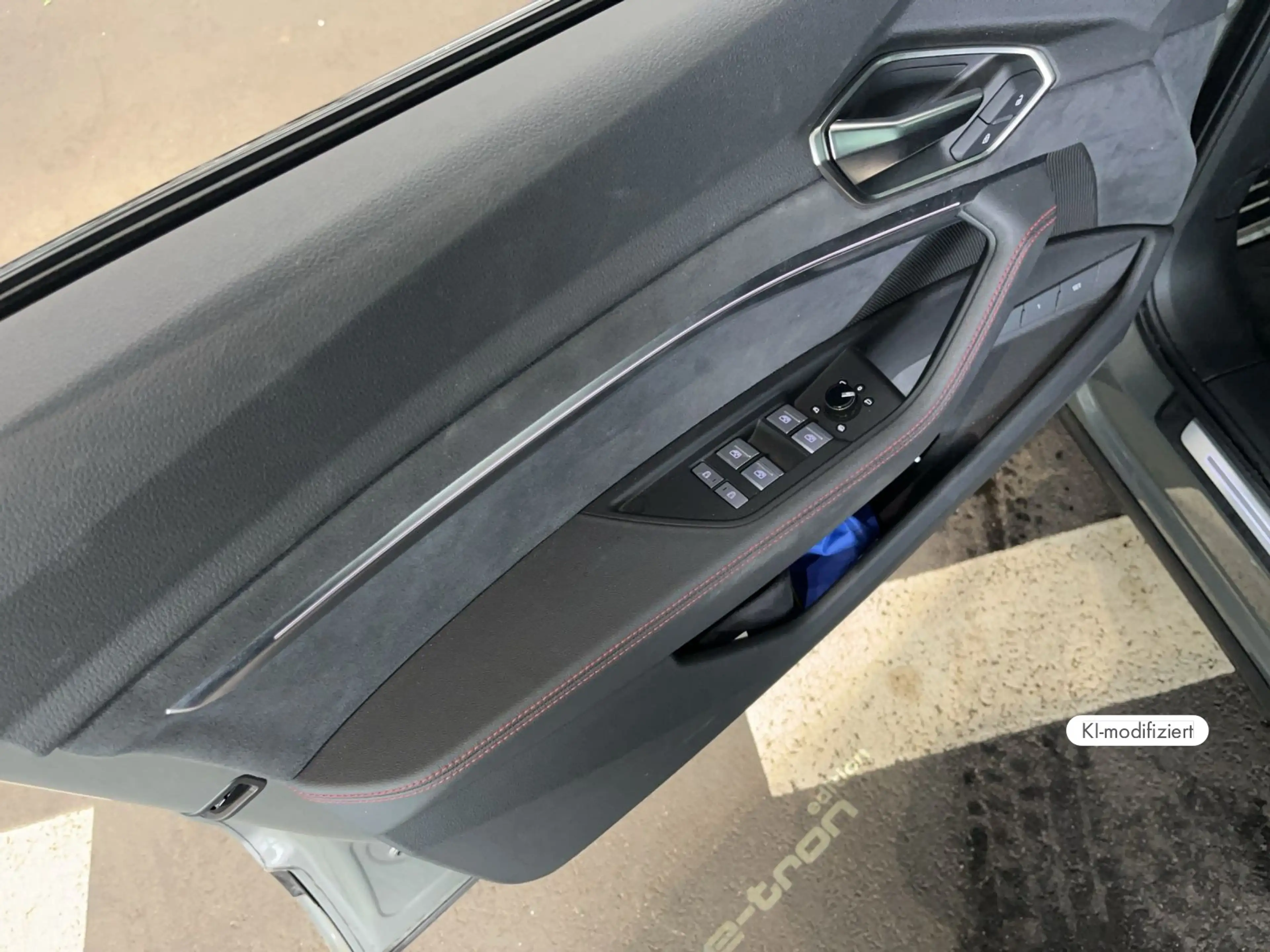 Audi Q8 e-tron S line 55 e-tron quattro 300 — photo 13