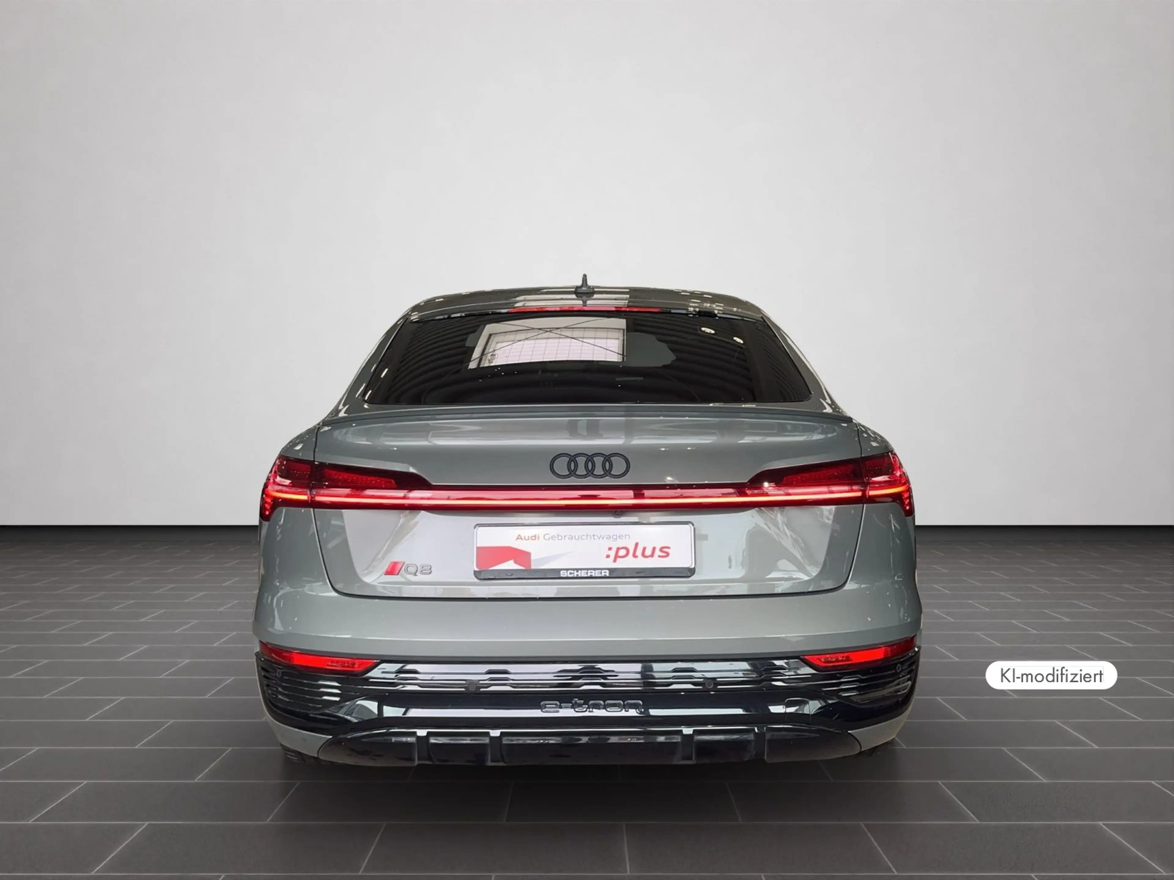 Audi Q8 e-tron S line 55 e-tron quattro 300 — photo 6