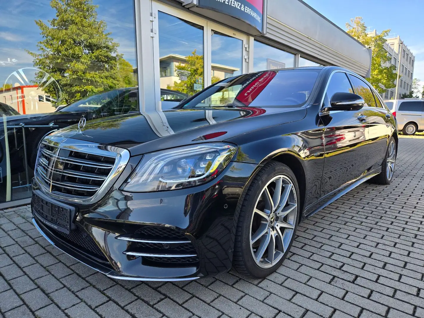 Mercedes-Benz S 560 e Lang AMG-Line Panorama/Multibeam/HeadUp Schwarz - 2