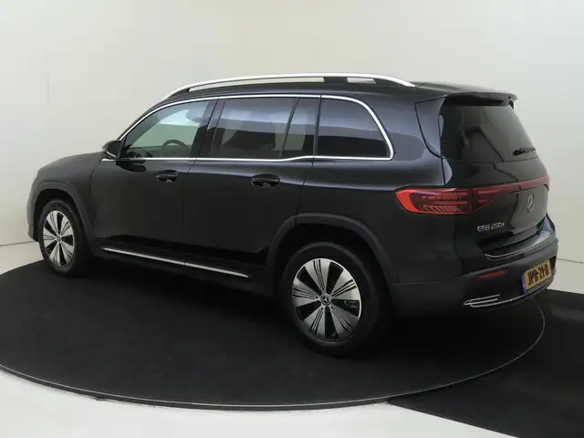 Mercedes-Benz Eqb view 3