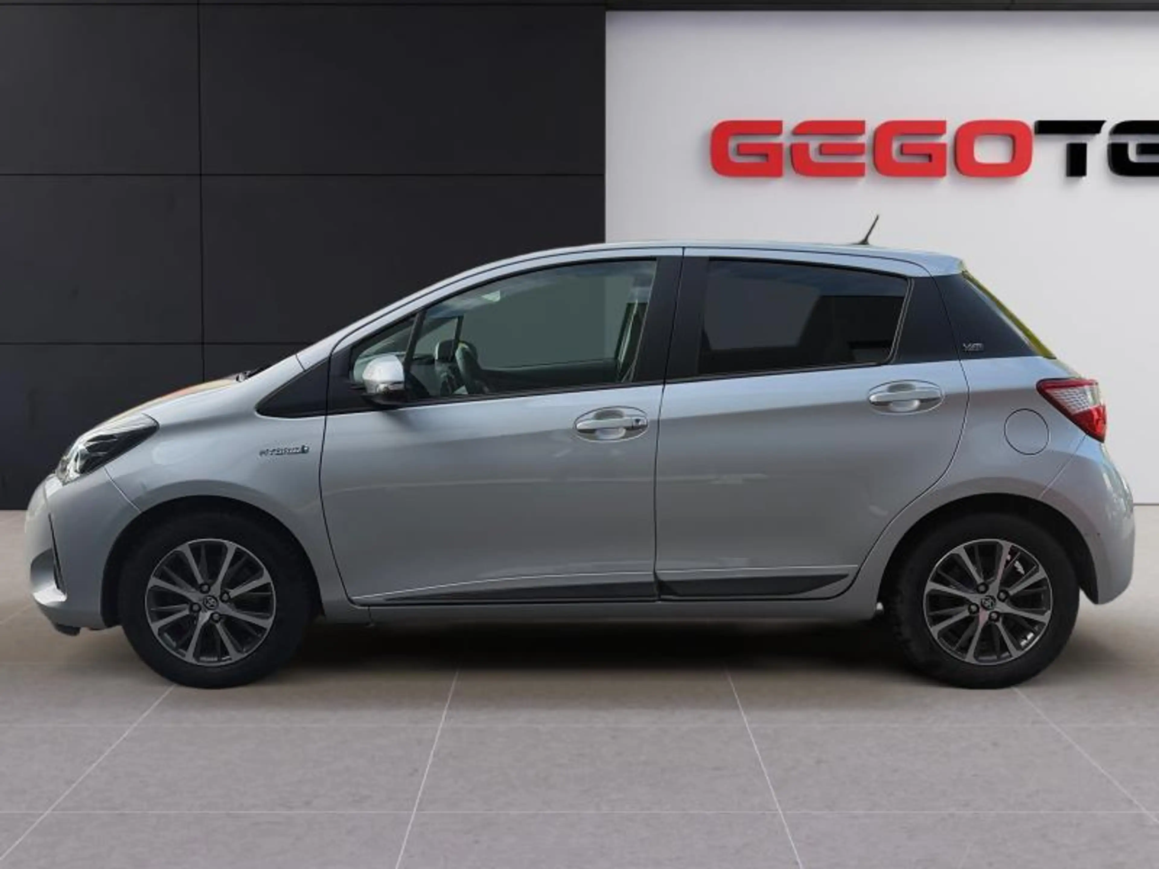 Toyota Yaris Y20 — photo 3