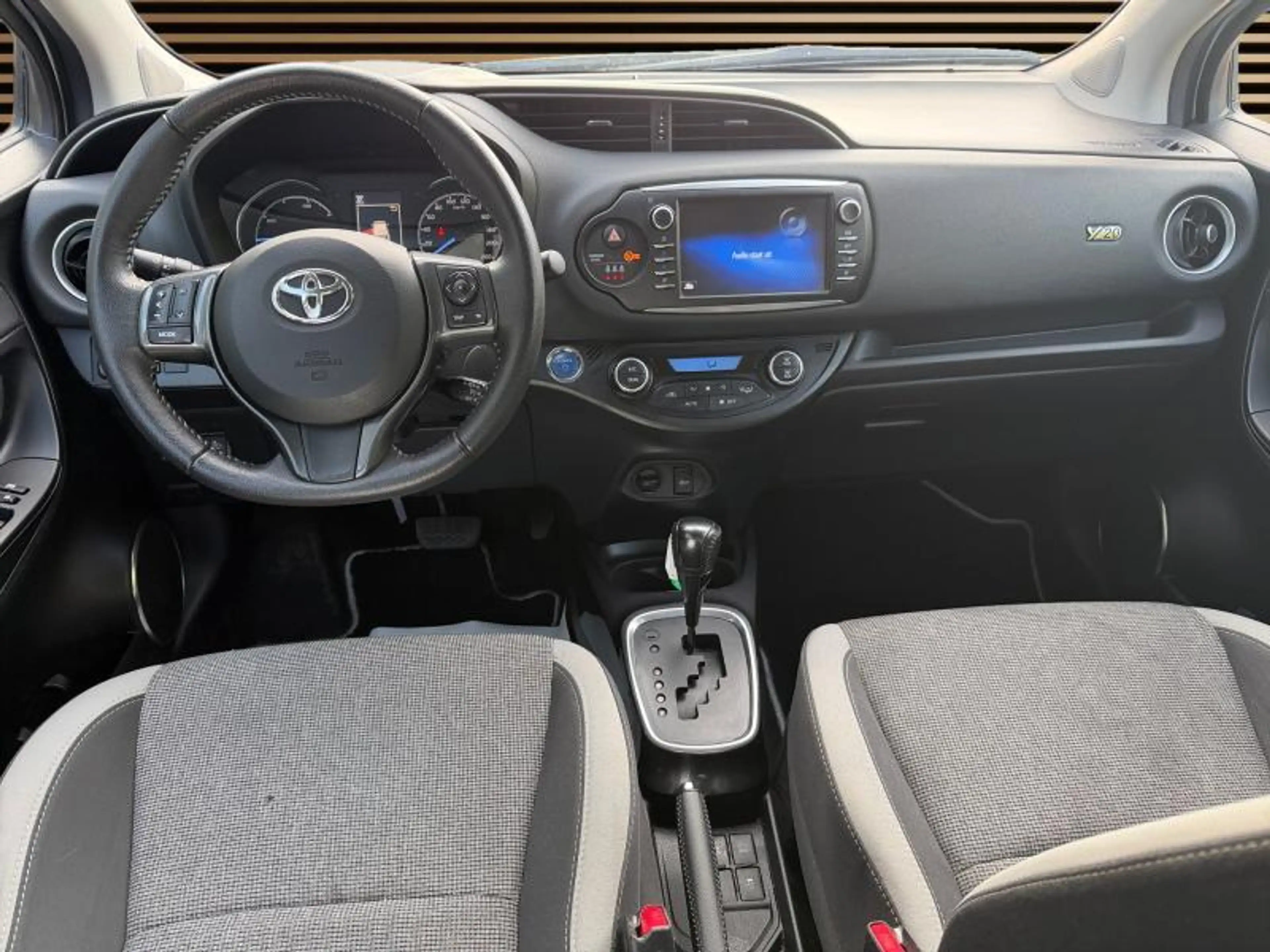 Toyota Yaris Y20 — photo 13