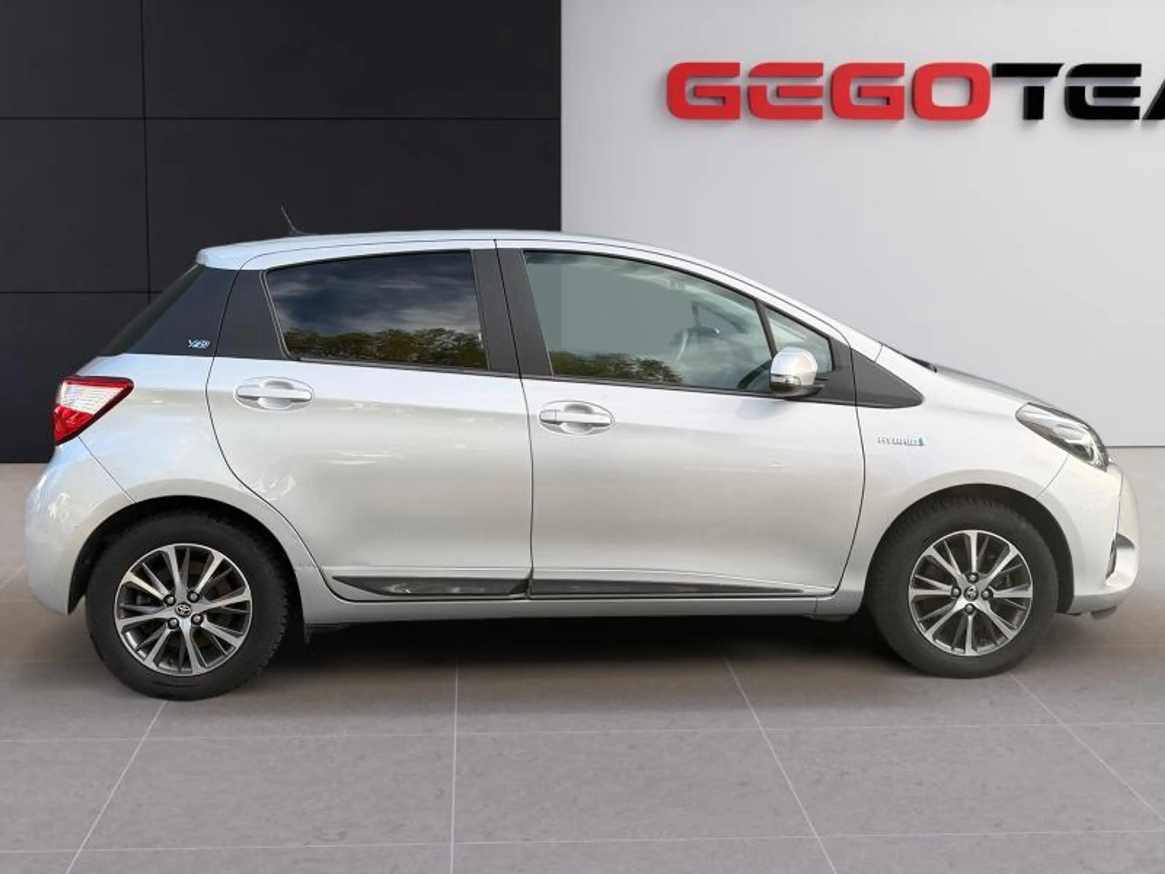 Toyota Yaris Y20 — photo 7