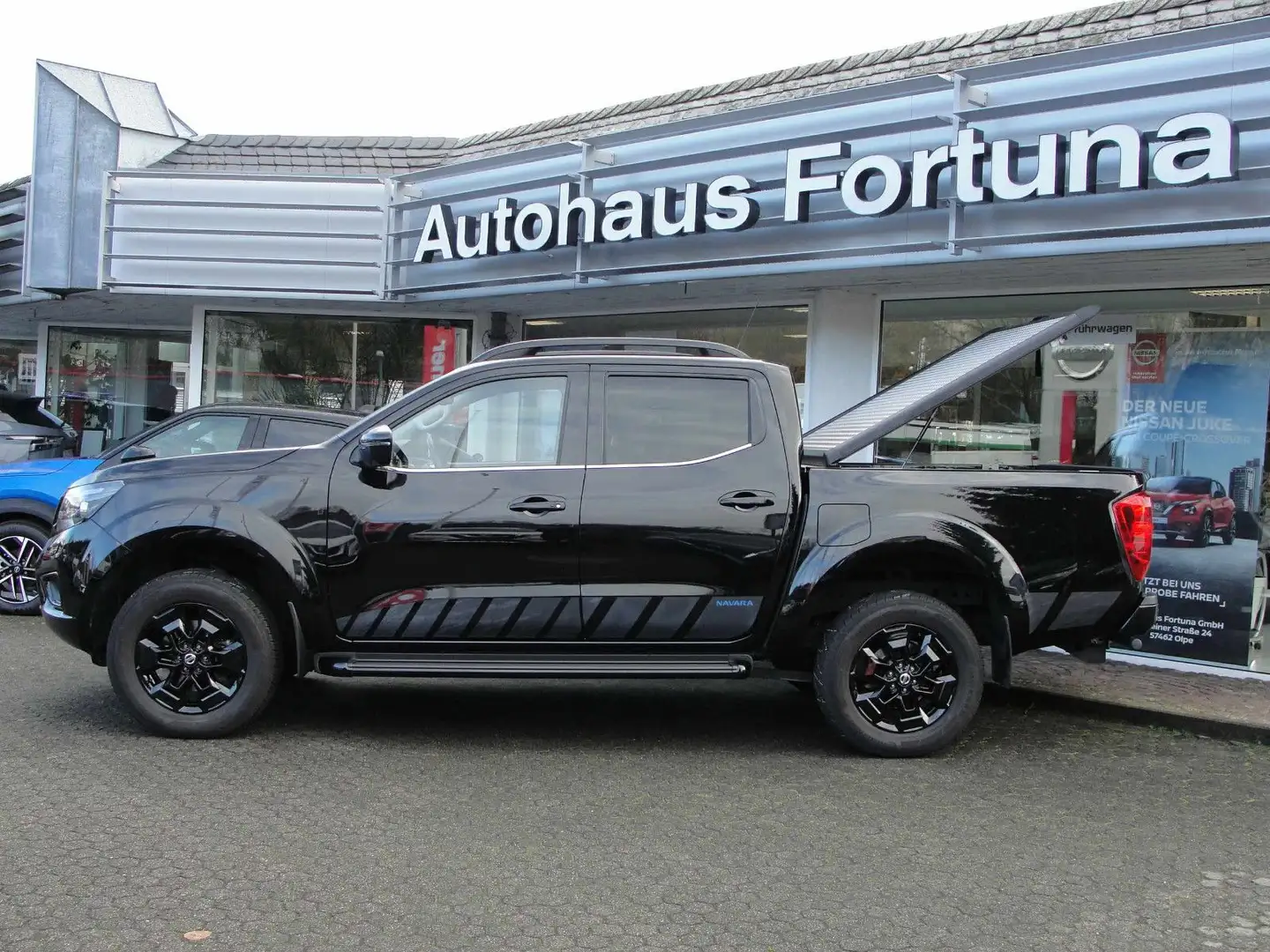 Nissan Navara 2.3 dci N-Guard Automatic LED Glasdach Noir - 1