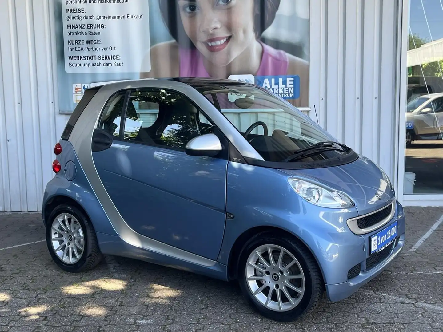 smart forTwo COUPE MHD NAVI  KLIMA SHZ ALU PANORAMADACH - 1