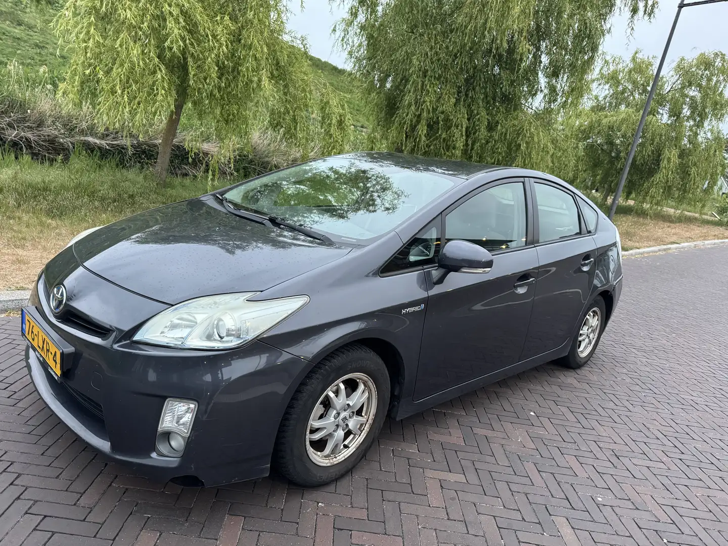 Toyota Prius (Hybrid) Executive - 2