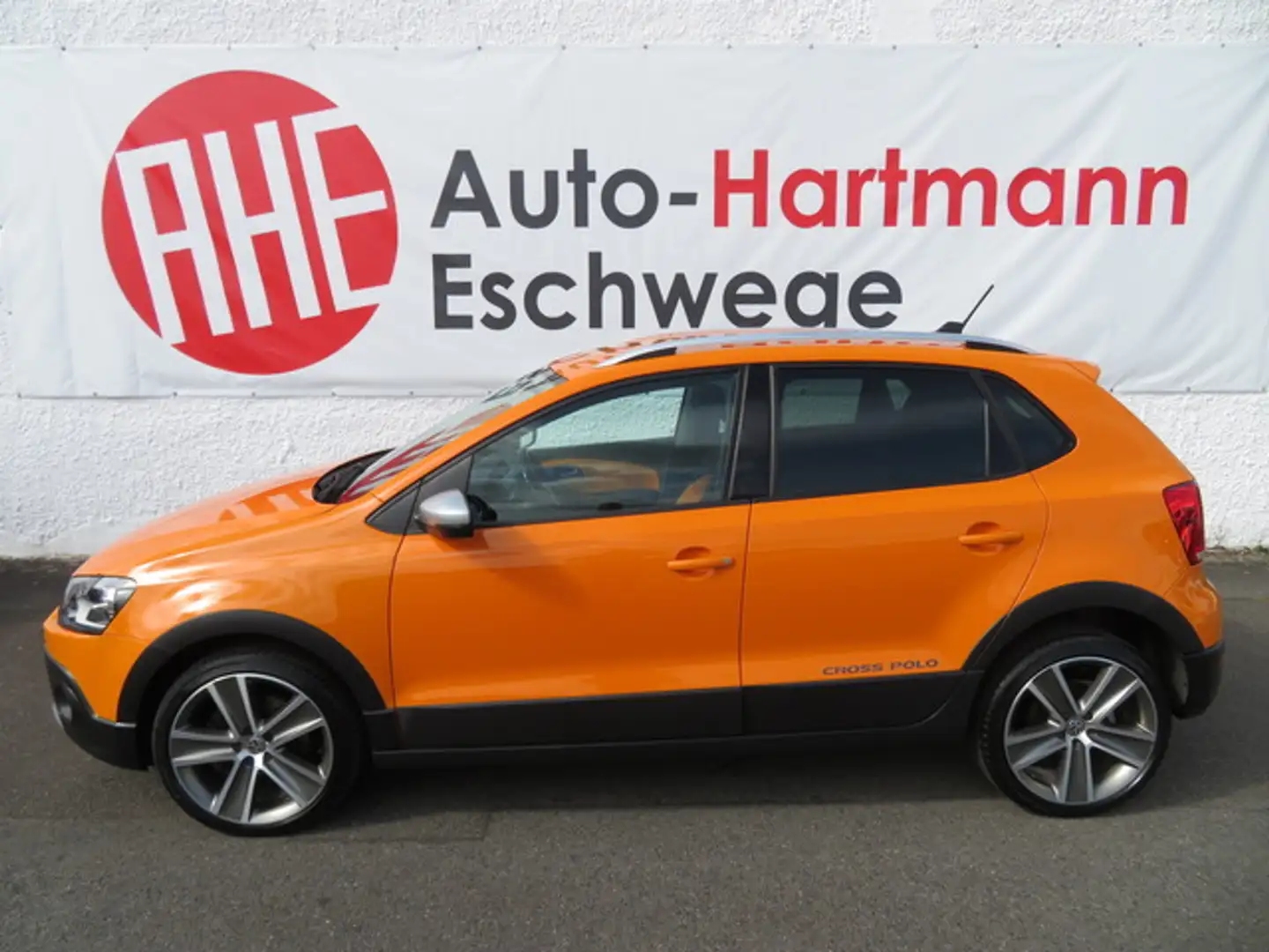 Volkswagen Polo Cross 1.6 TDI Nav Sitzhz Cool&Sound PDC 17" Oranje - 2