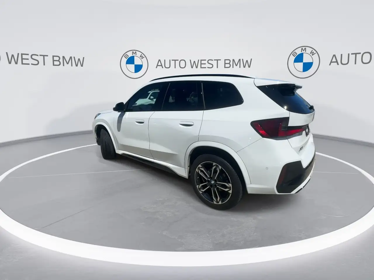 BMW X1 снимка BMW X1