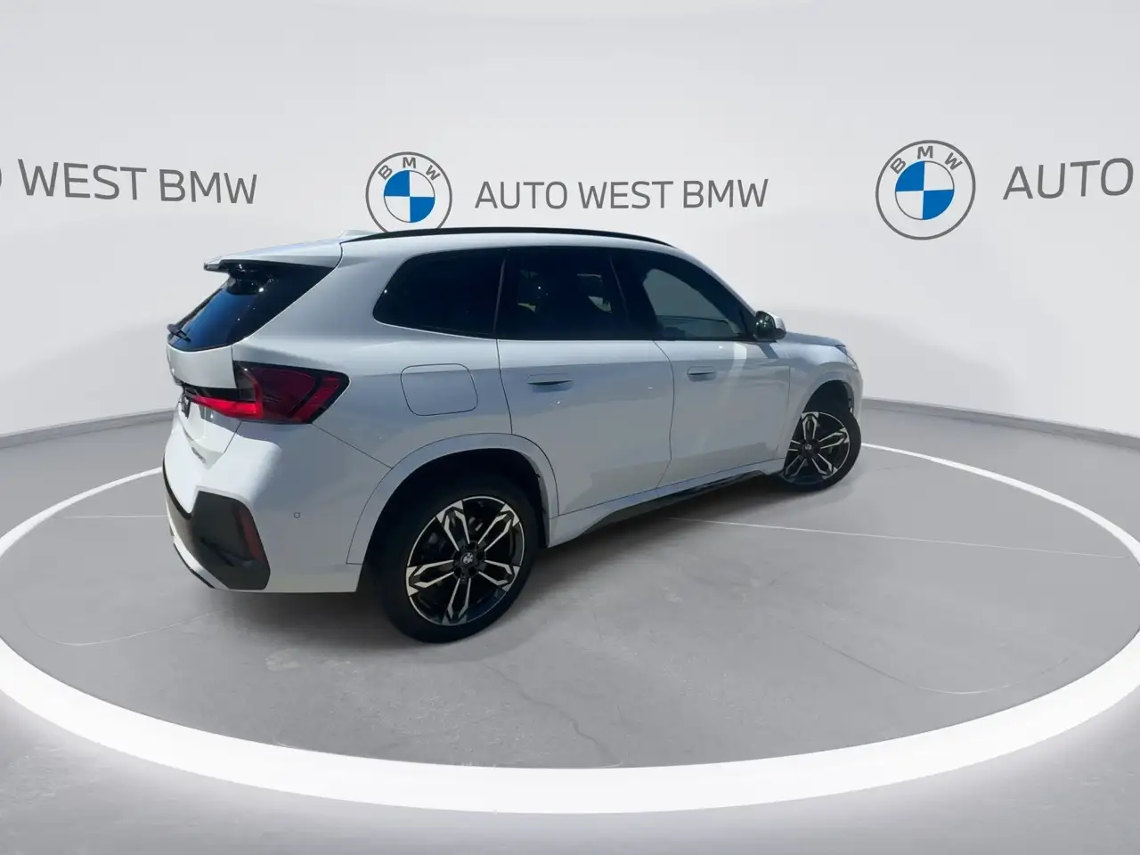BMW X1 снимка BMW X1