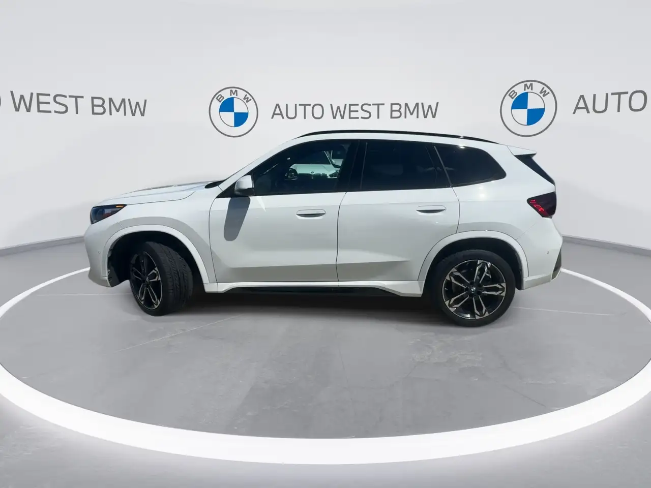 BMW X1 снимка BMW X1