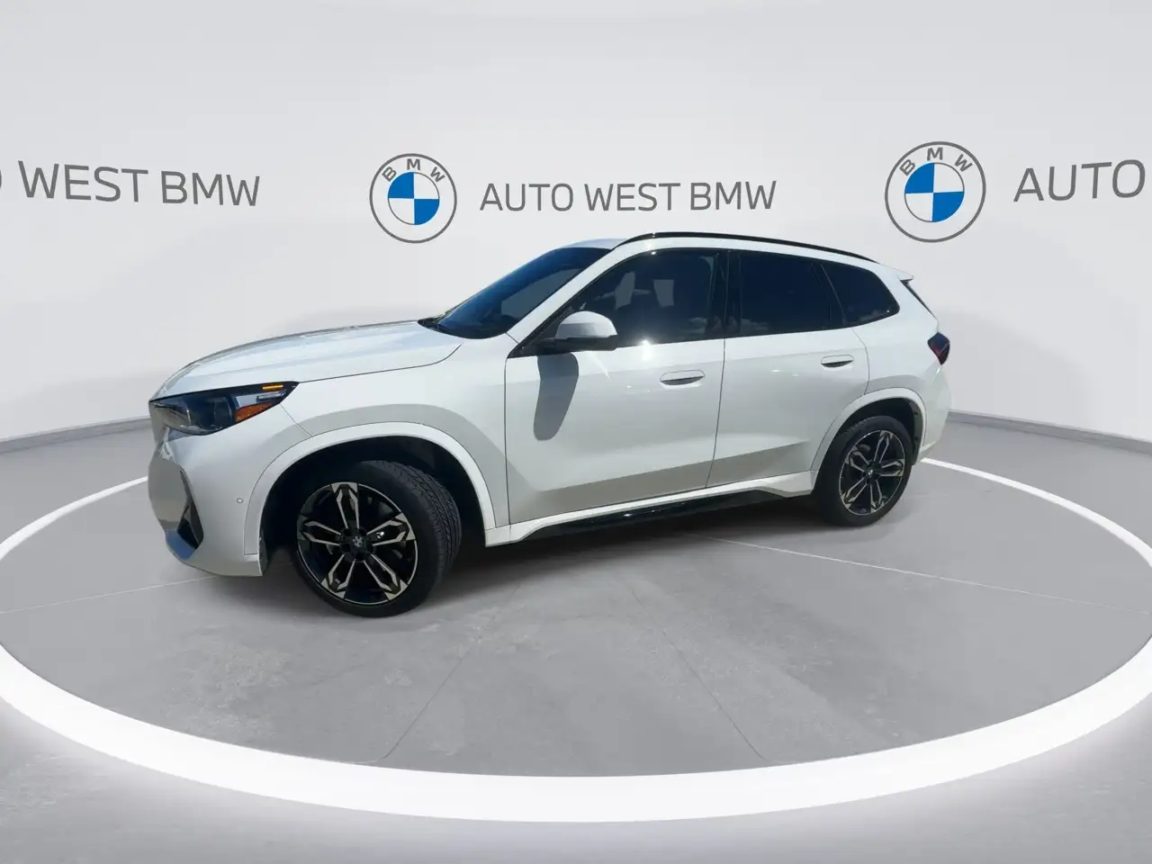 BMW X1 снимка BMW X1