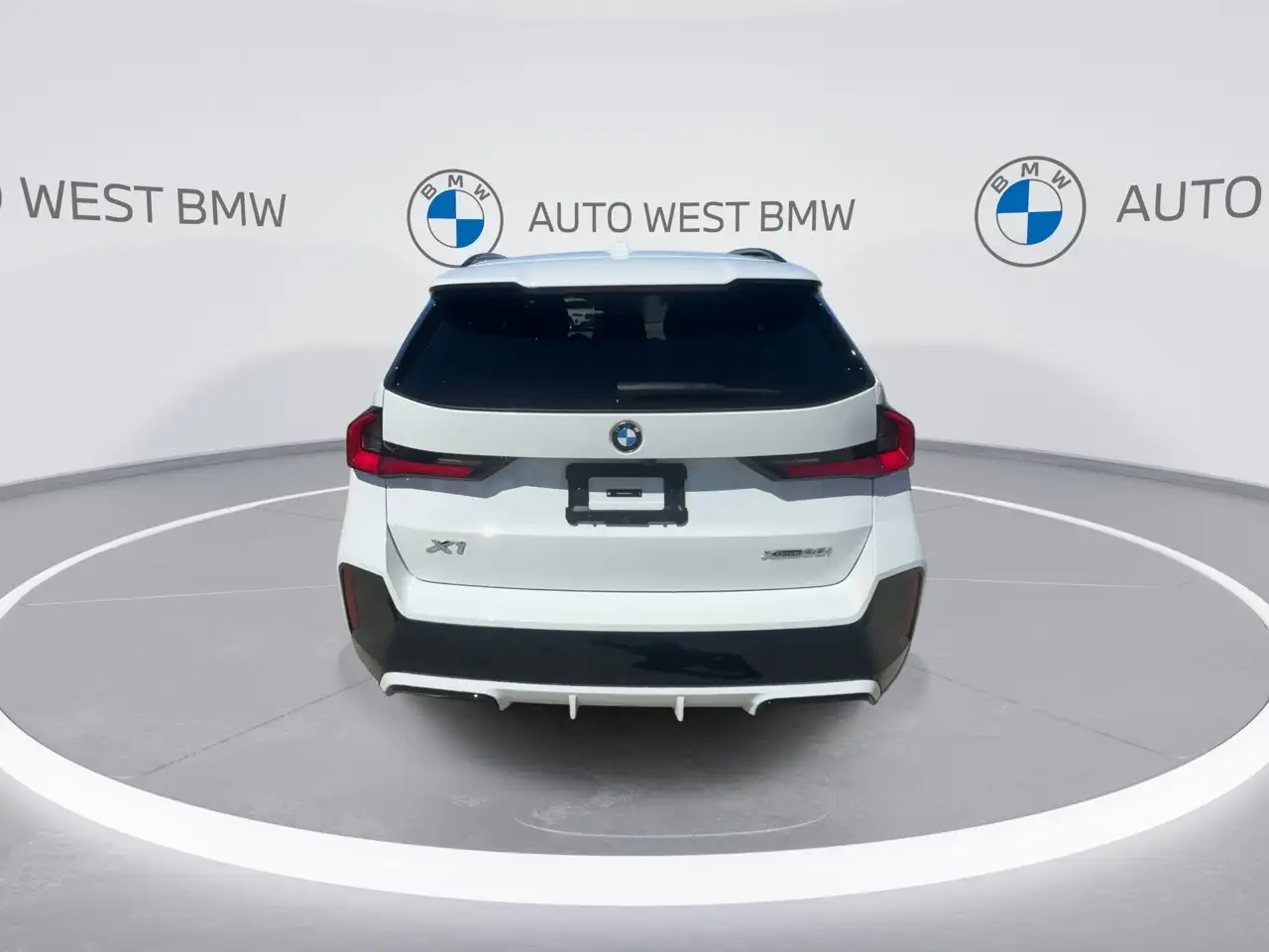 BMW X1 снимка BMW X1