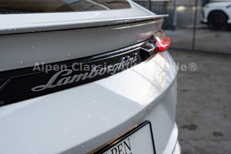 Lamborghini Urus 4.0 V8 B&O, Massage, TV, Sitzbelüftung — photo 12