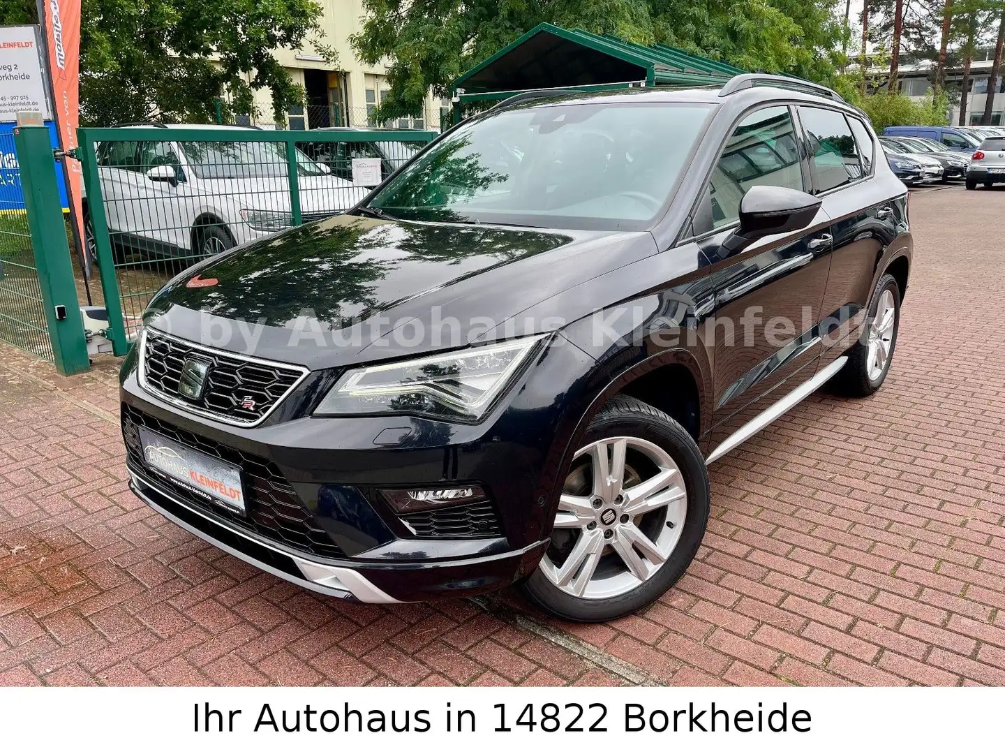 SEAT Ateca FR 4Drive |AHK|STDHZ|LED|CARPLAY|PANO|CAM Schwarz - 2