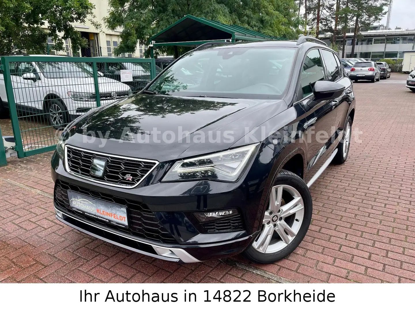 SEAT Ateca FR 4Drive |AHK|STDHZ|LED|CARPLAY|PANO|CAM Schwarz - 1