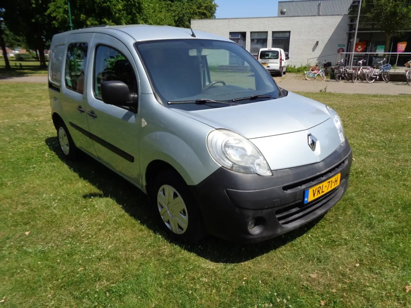Renault Kangoo 6-1-2026 a  p  k automaat Grijs - 2