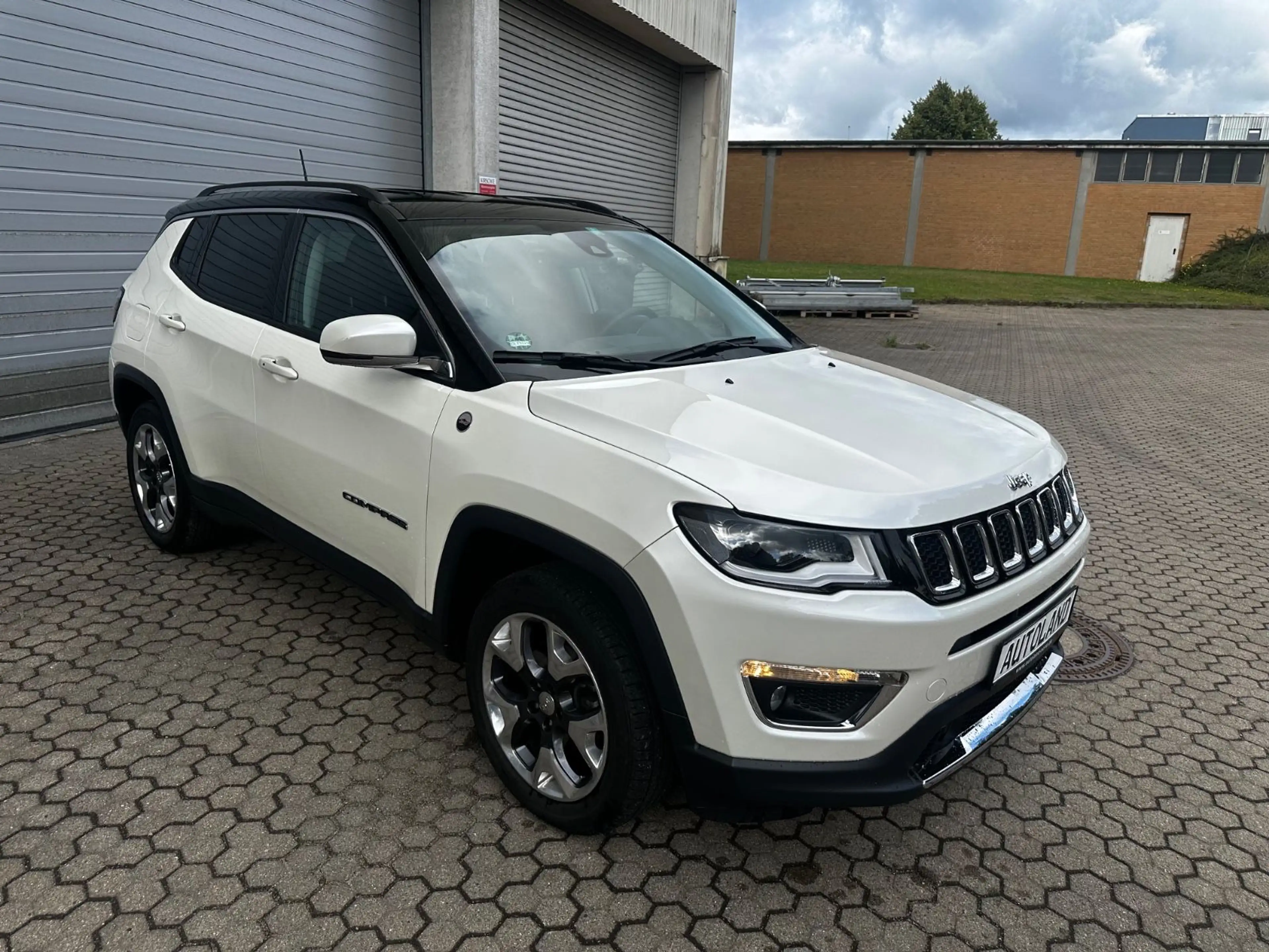 Jeep Compass 1.4M.AIR Open Edition 4WD*weiß Metallic* — photo 4