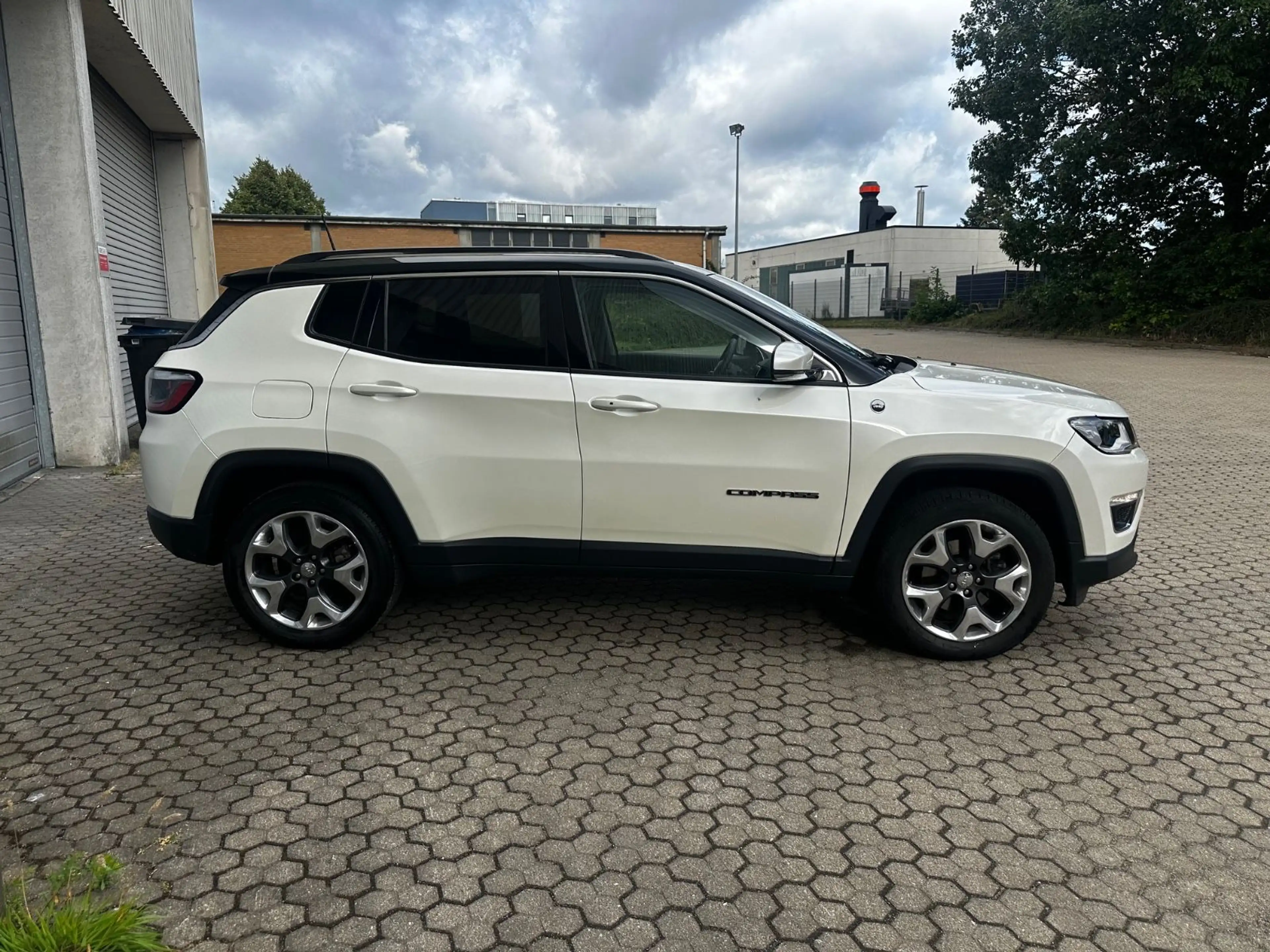 Jeep Compass 1.4M.AIR Open Edition 4WD*weiß Metallic* — photo 11
