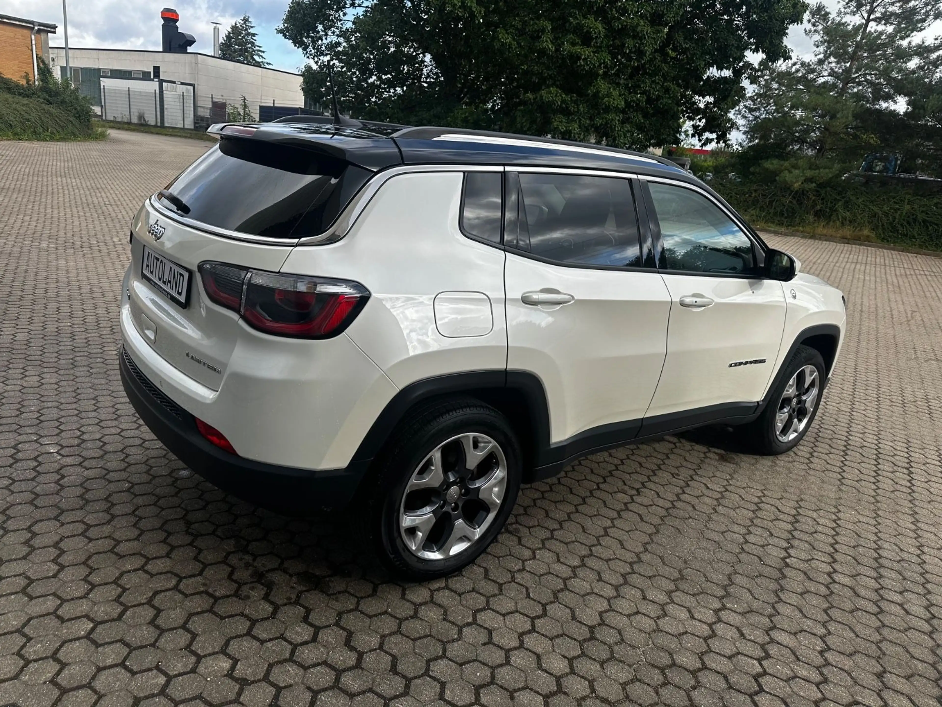 Jeep Compass 1.4M.AIR Open Edition 4WD*weiß Metallic* — photo 3