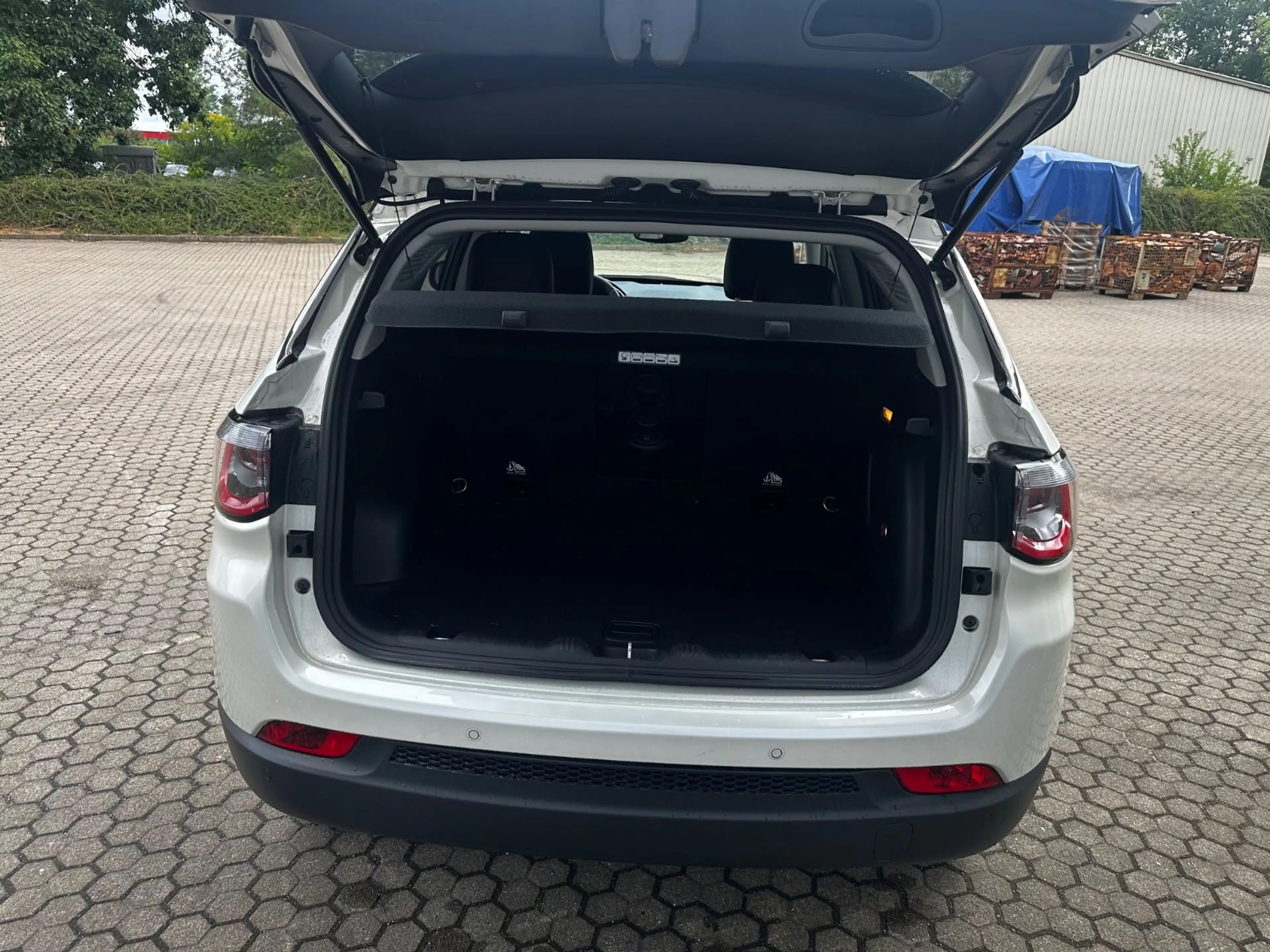 Jeep Compass 1.4M.AIR Open Edition 4WD*weiß Metallic* — photo 13