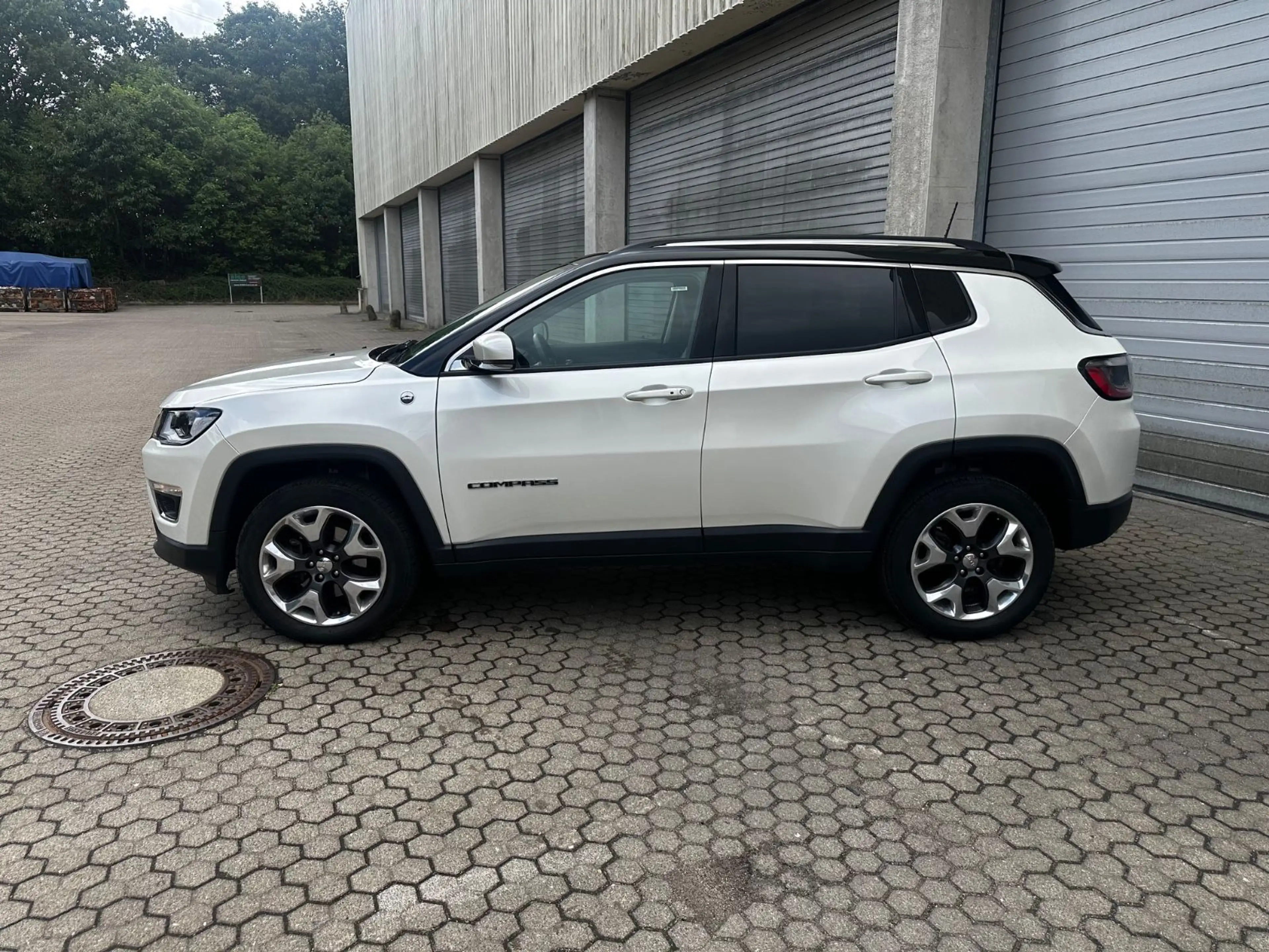 Jeep Compass 1.4M.AIR Open Edition 4WD*weiß Metallic* — photo 10