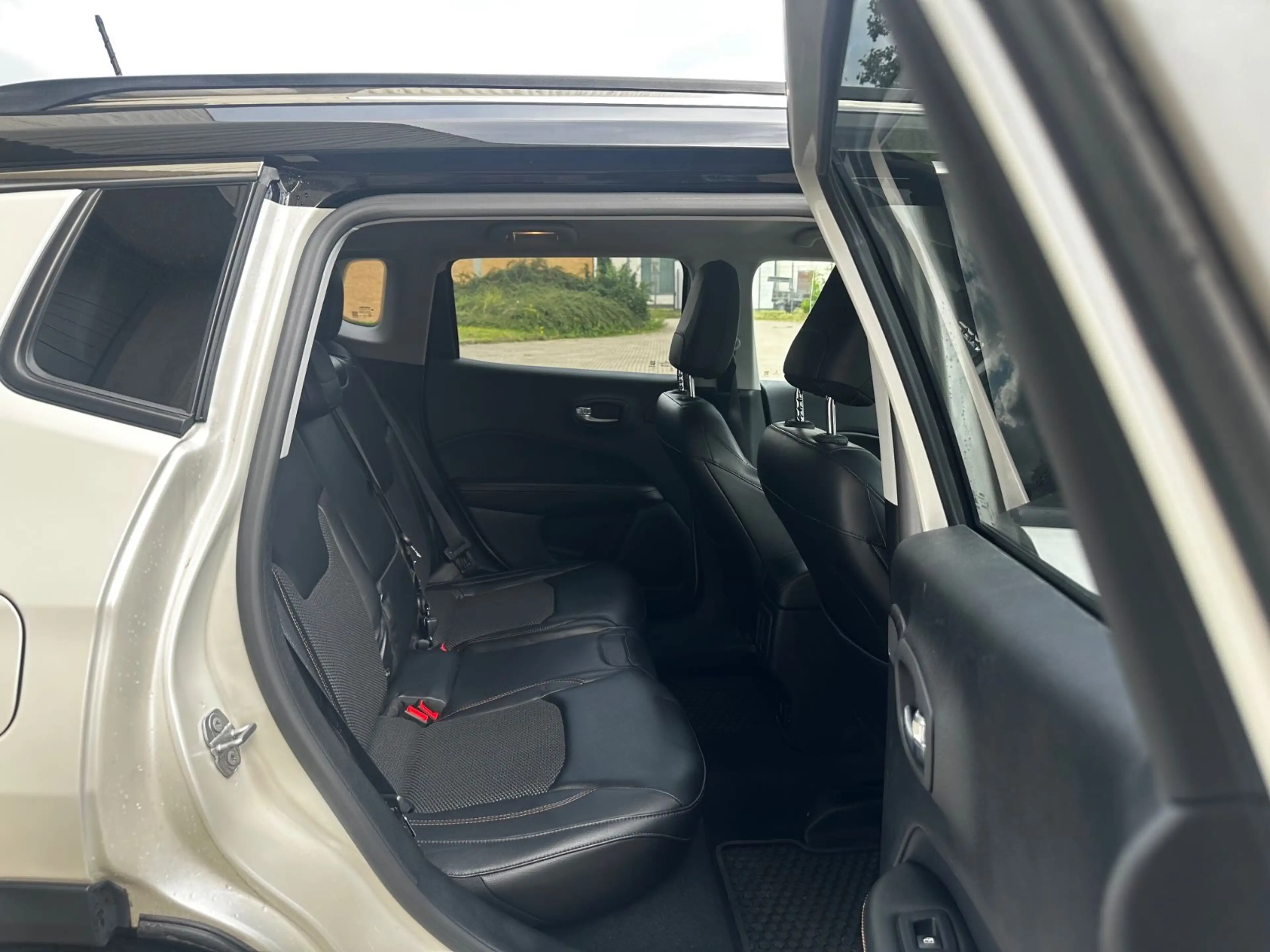 Jeep Compass 1.4M.AIR Open Edition 4WD*weiß Metallic* — photo 8