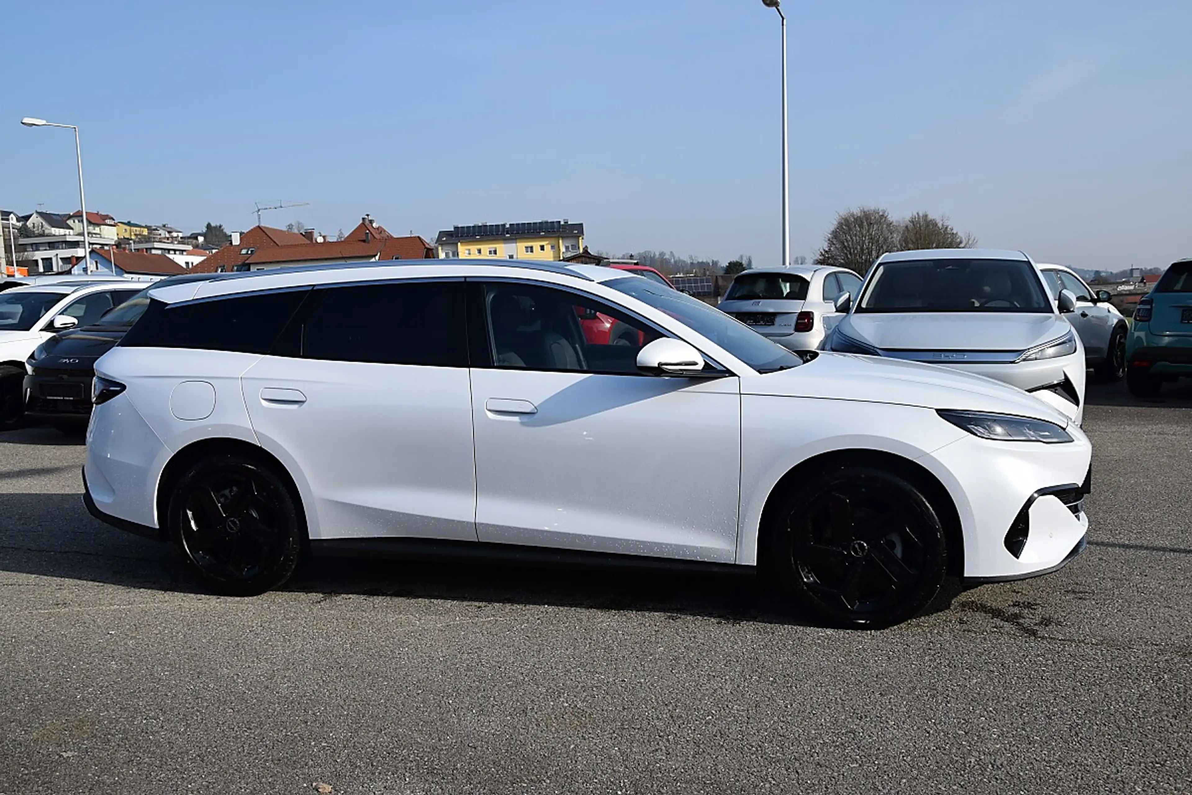BYD Seal 6 DM-i Touring PHEV 19kWh Comfort Österreich Pake... — photo 3