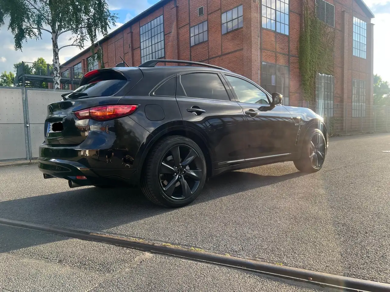 Infiniti QX70