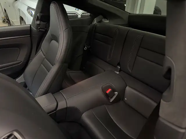 Porsche 911 view 10