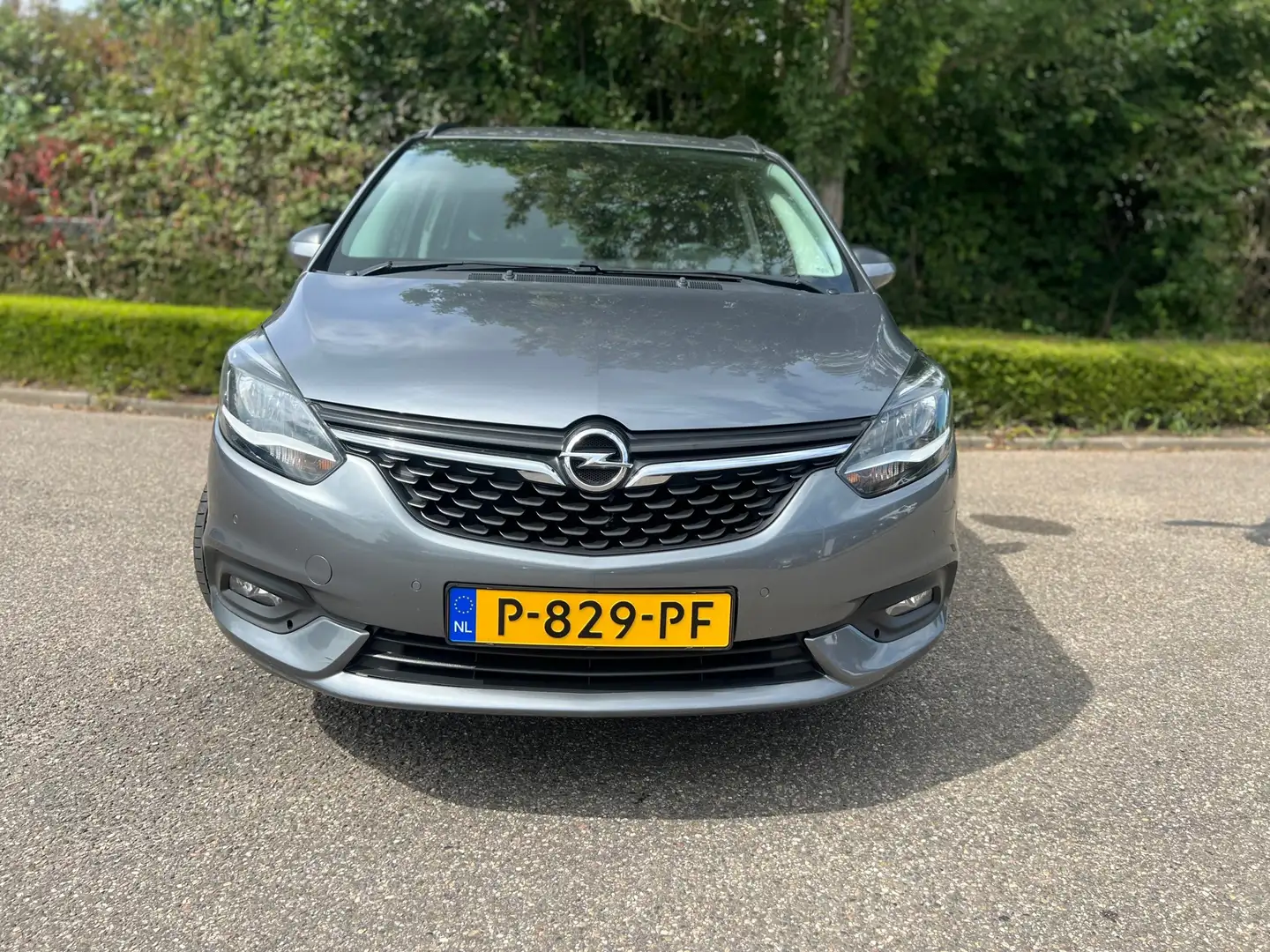 Opel Zafira Tourer 1.4 Innovation 7p. I Parkeer camera I Stoelverwarm Grau - 2