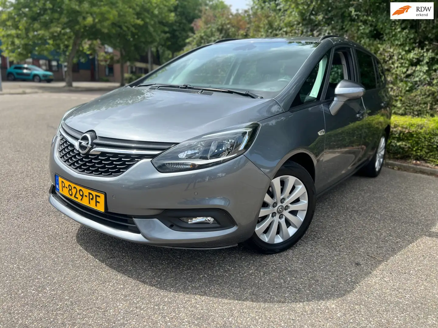 Opel Zafira Tourer 1.4 Innovation 7p. I Parkeer camera I Stoelverwarm Grau - 1