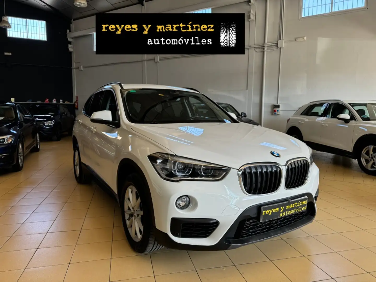 BMW X1 sDrive 18dA Weiß - 2