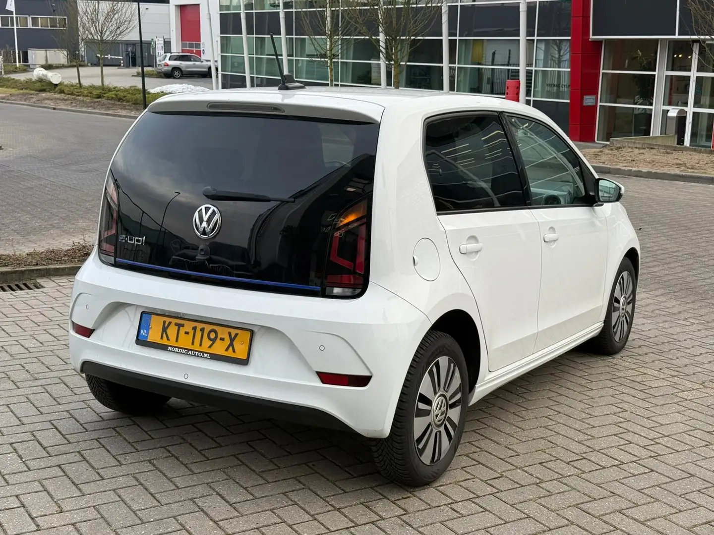 Volkswagen e-up! E-up! | Stoelverwarming | DAB | SoH 86 % ! Blanc - 2