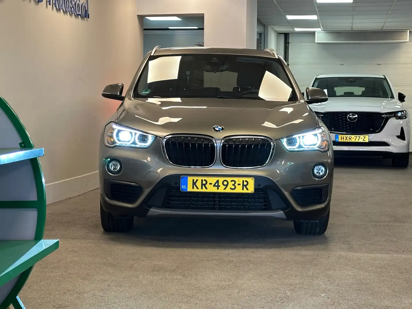BMW X1 SDrive20i Centennial Executive|AUTOMAAT|192PK|1e E Grijs - 2