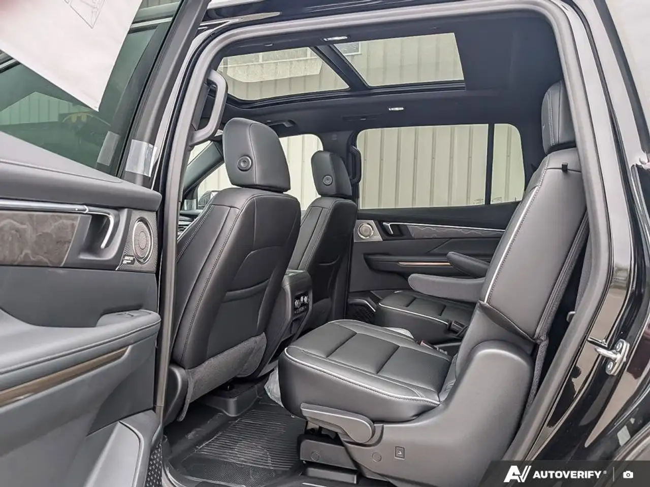 Buick Enclave снимка Buick Enclave